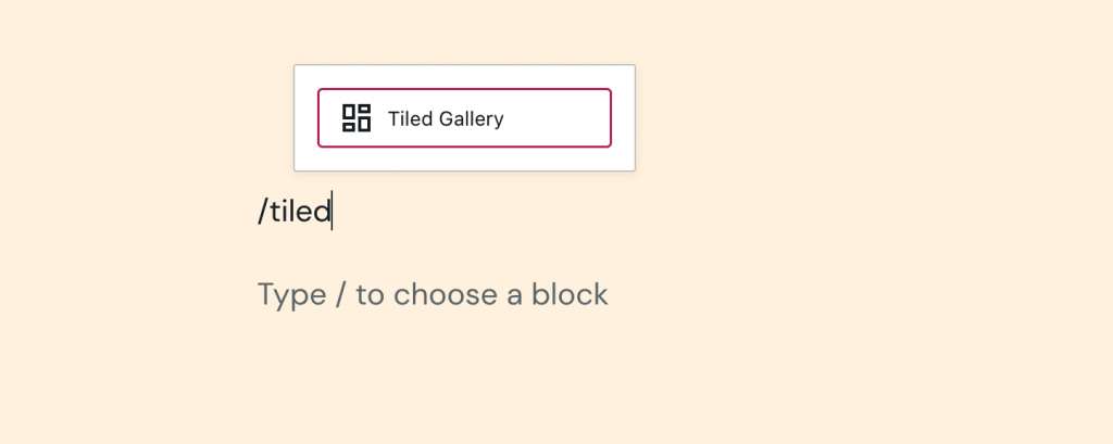 Añadir un bloque Galería de mosaicos con el insertador de barra diagonal