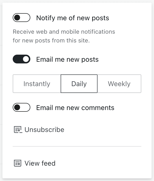 Le menu déroulant qui apparaît en cliquant sur les trois points à côté du titre d’un blog spécifique avec des options de notification. 