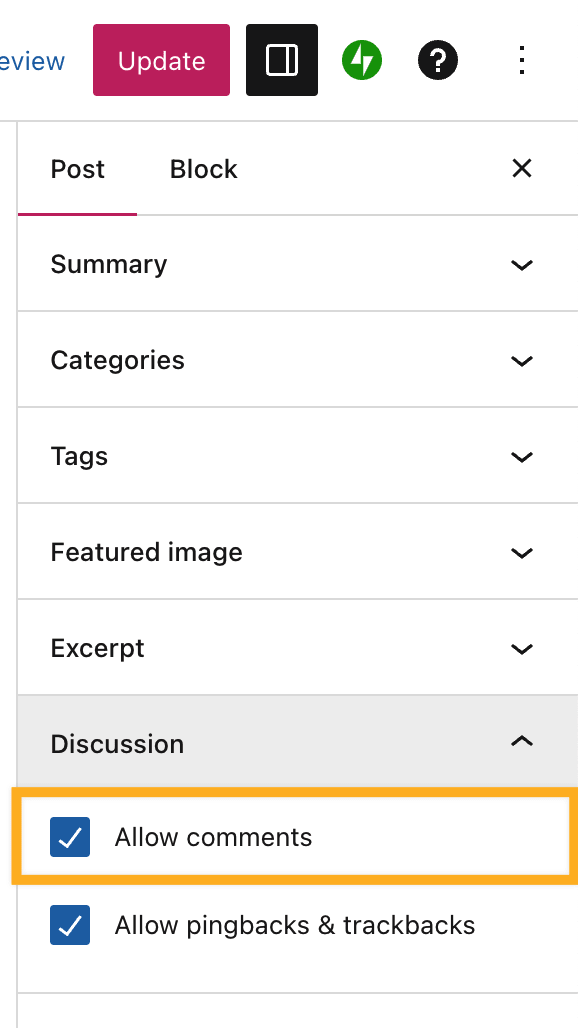 A post is shown, with the Discussion settings highlighted in orange, with the "Allow comments" checkbox checked.